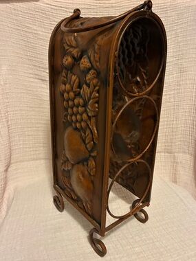 Vintage Metal Wine Bottle Holder in Warm Brown